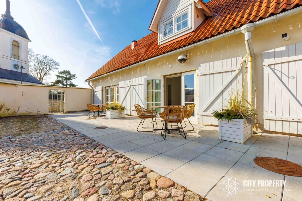 VERANDAGA STUUDIOKORTER|ELAMISEKS JA PUHKUSEKS