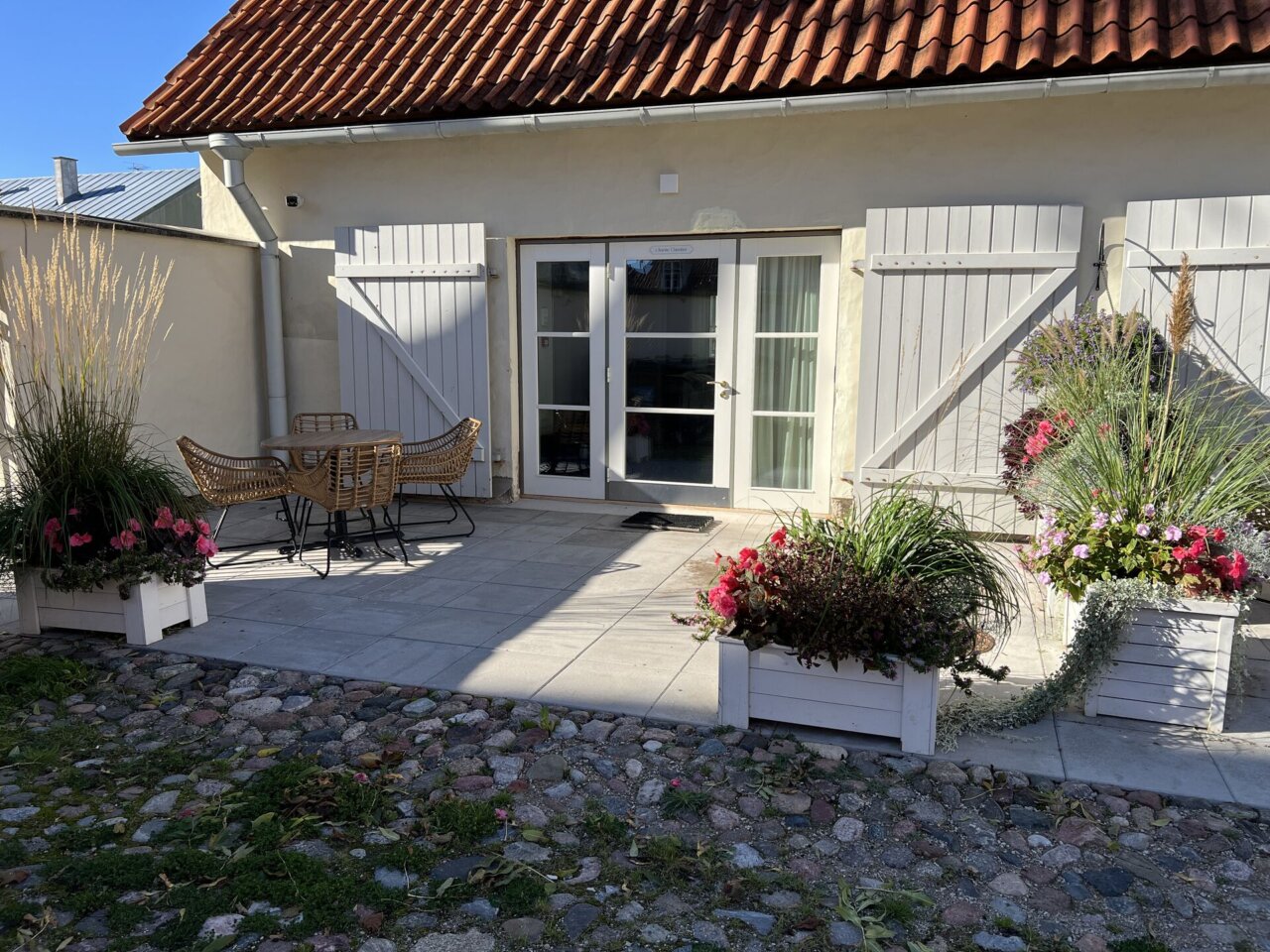 VERANDAGA STUUDIOKORTER|ELAMISEKS JA PUHKUSEKS