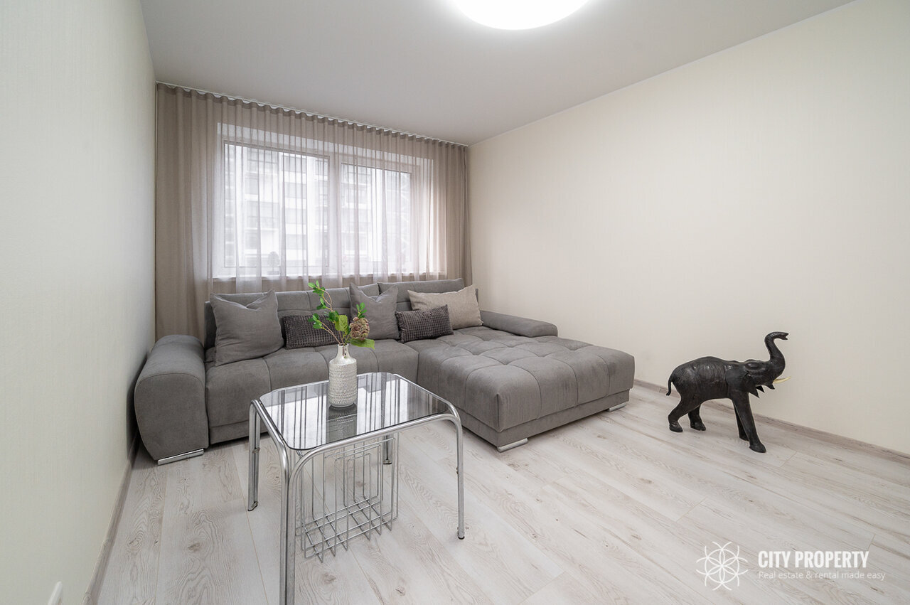 MÜÜA ILUS RENOVEERITUD 2-TOALINE KORTER KESKLINNAS